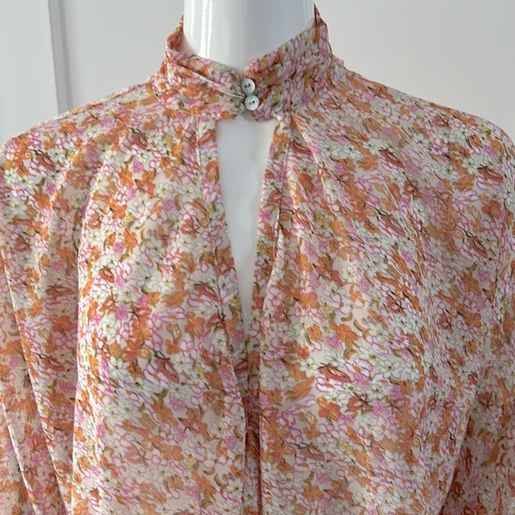 Bishop + Young Keyholes Blouse - Picture 4 of 13